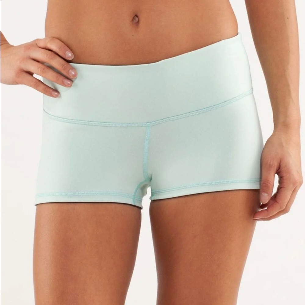 Lululemon Boogie Short - reversible blue and pastel